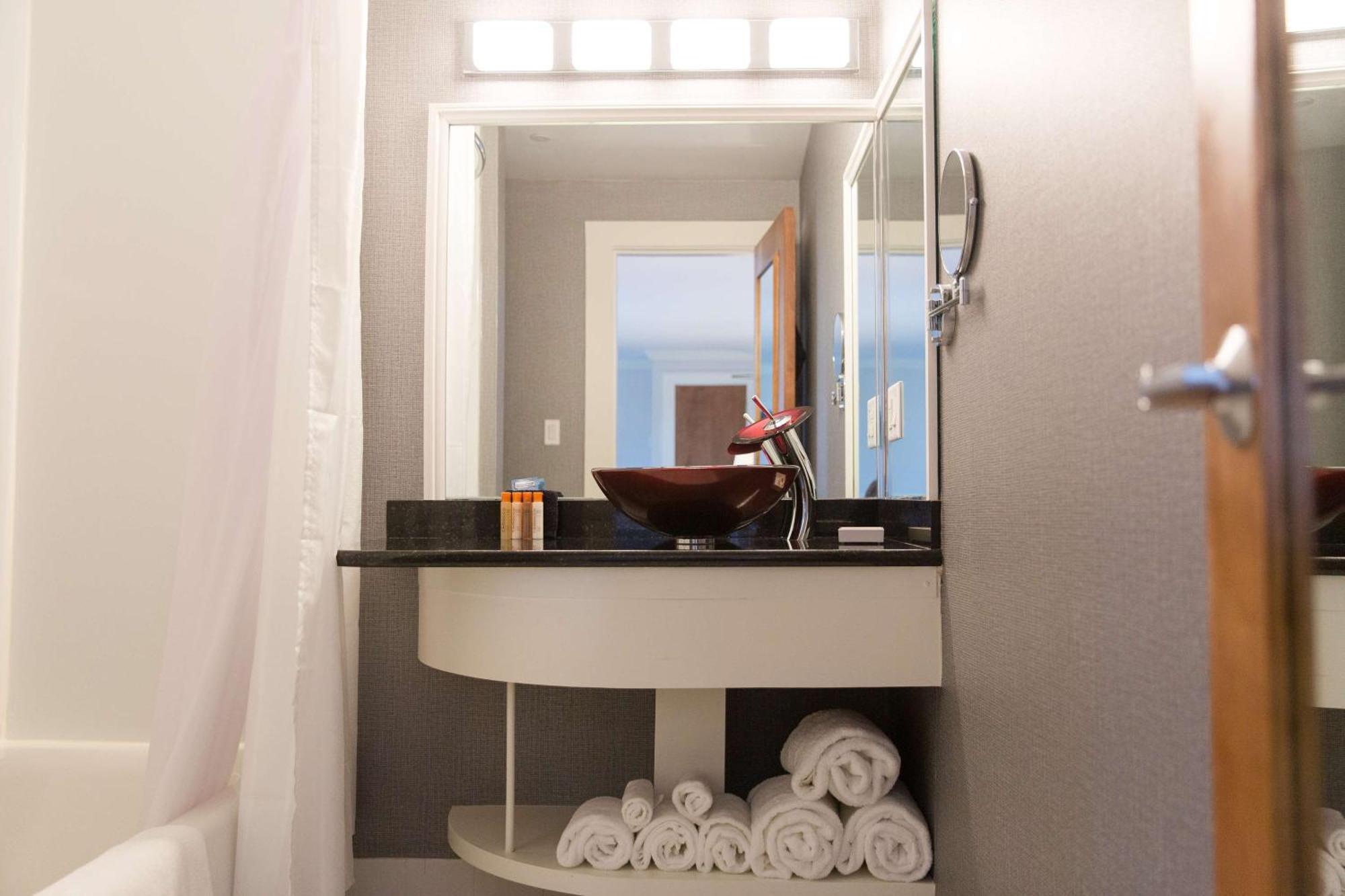 Capitol Plaza Hotel Montpelier Tapestry Collection By Hilton Luaran gambar